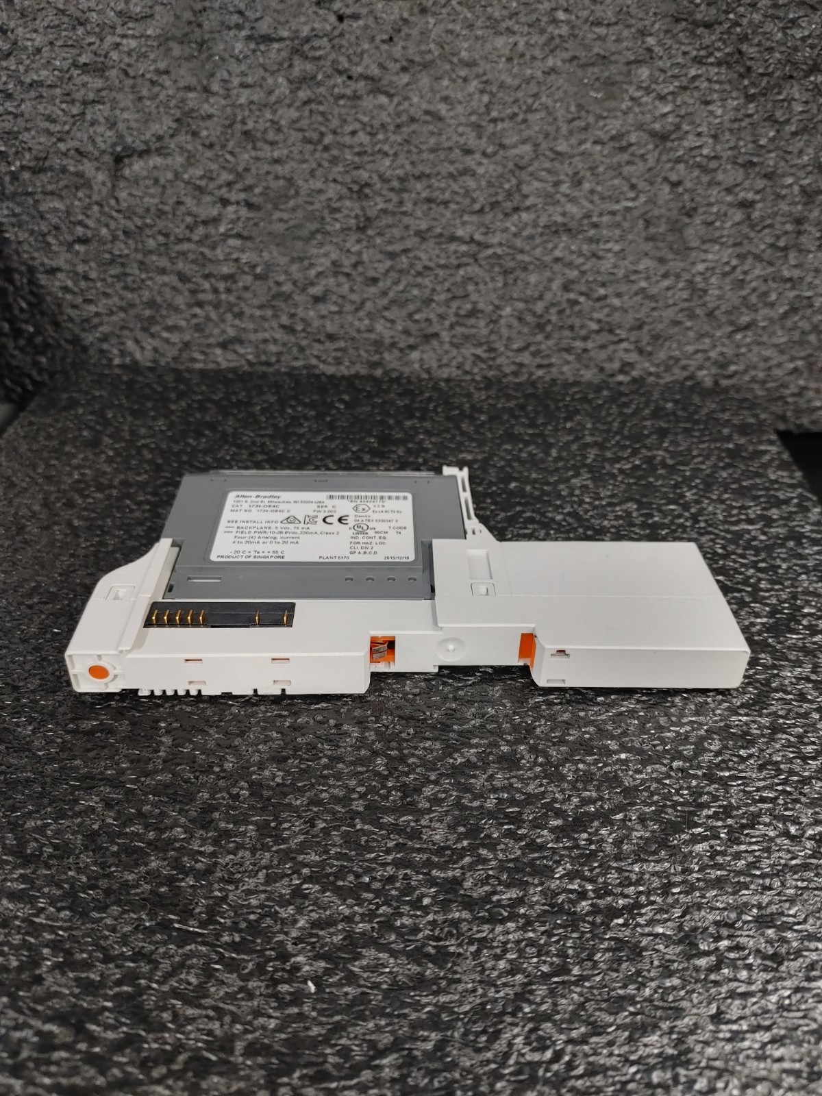 ALLEN BRADLEY 1734-OE4C POINT I/O 4 Point Analog Output Module w Terminal Base