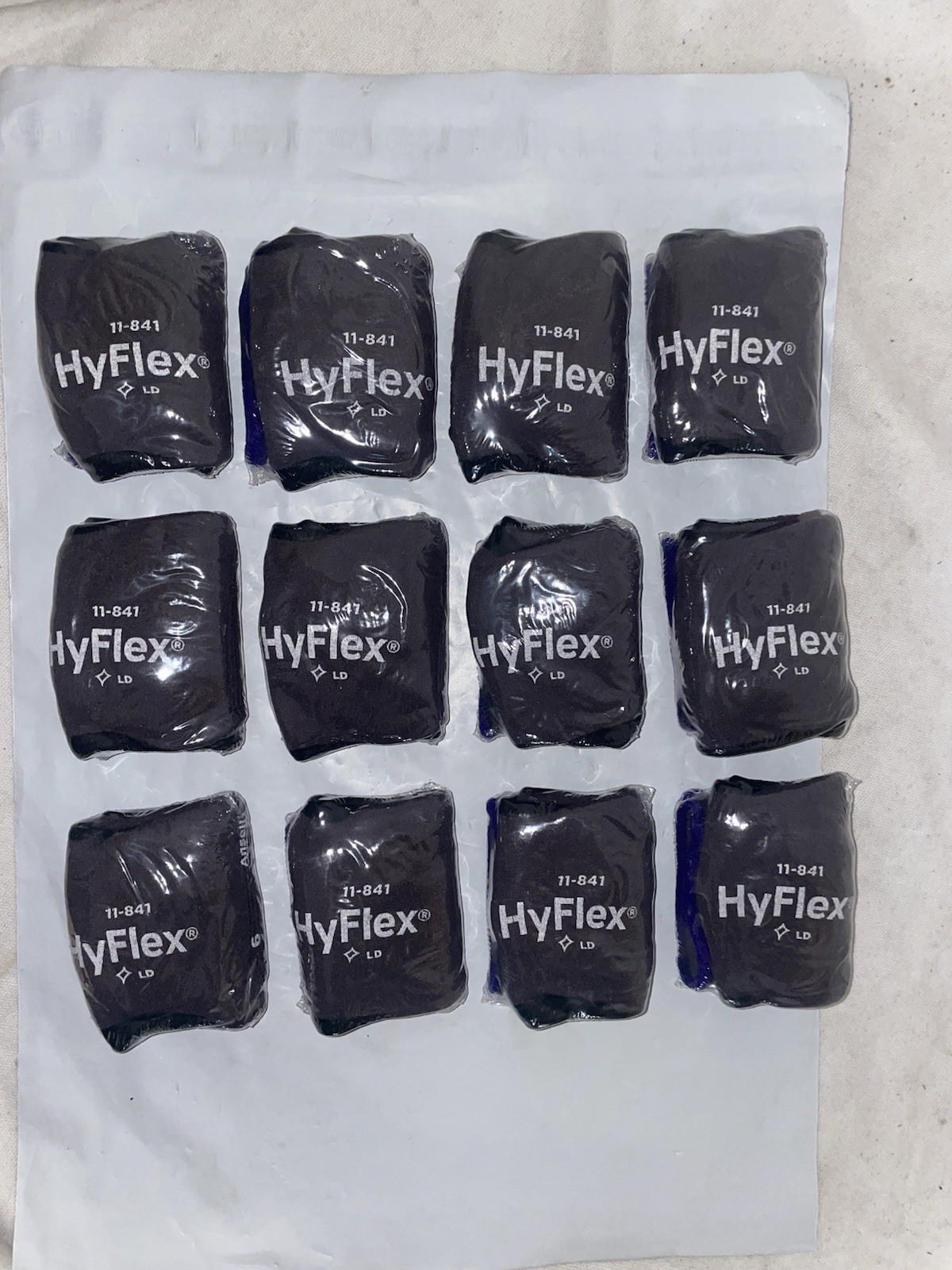 12 Pair Ansell HyFlex 11-841 Size 6 (Extra Small) Nitrile Foam Coated Gloves