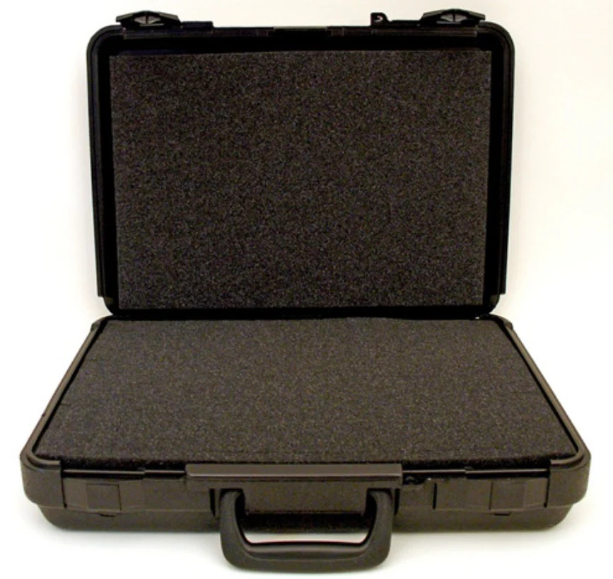 610 – PLATT LUGGAGE – BLOW MOLDED CASE – Exterior Dimensions (L x W x D):18″ x 1