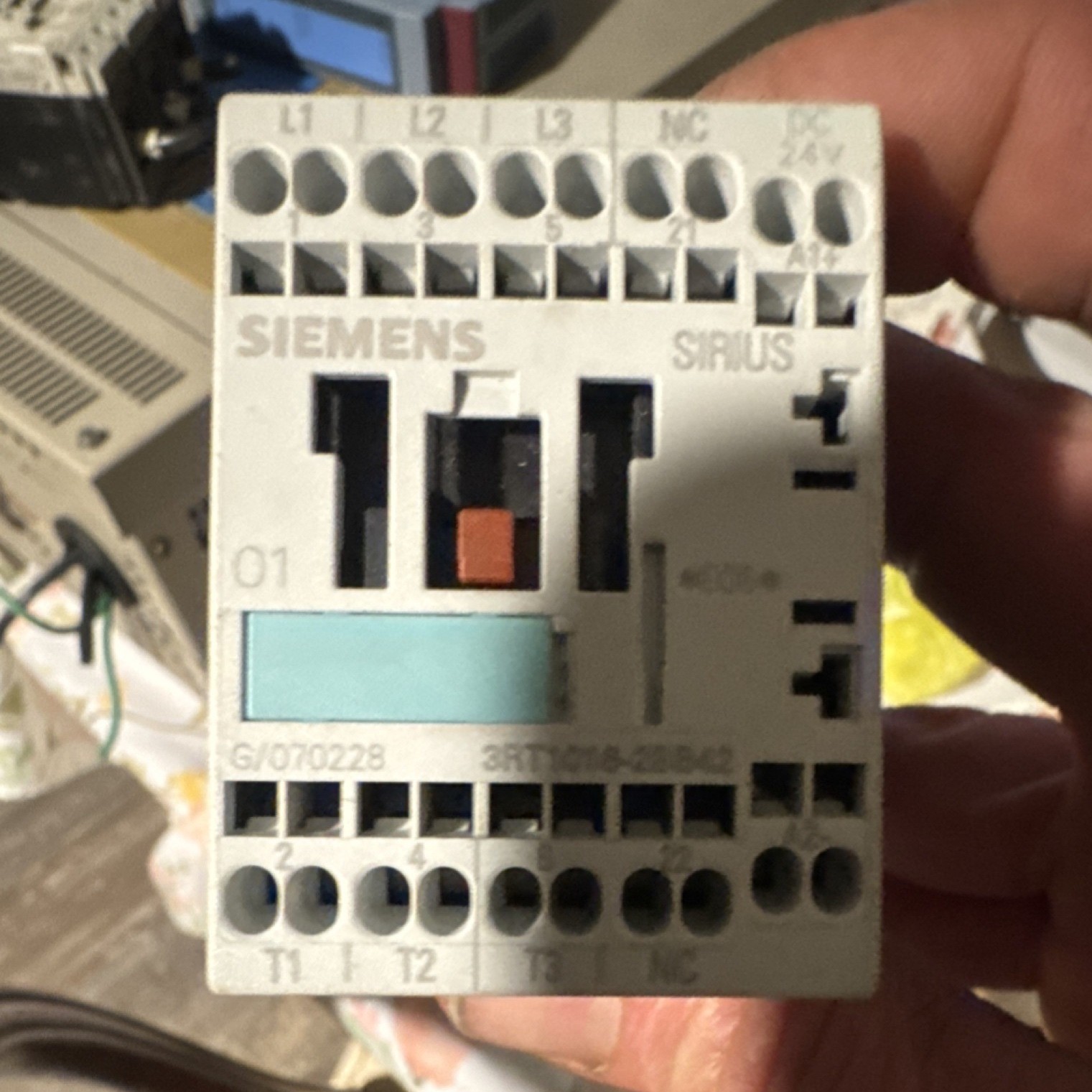 Siemens SIRIUS 3RT1016-2BB42 IEC Contactor 24V DC 9A 3PST-NO DIN Rail Mount