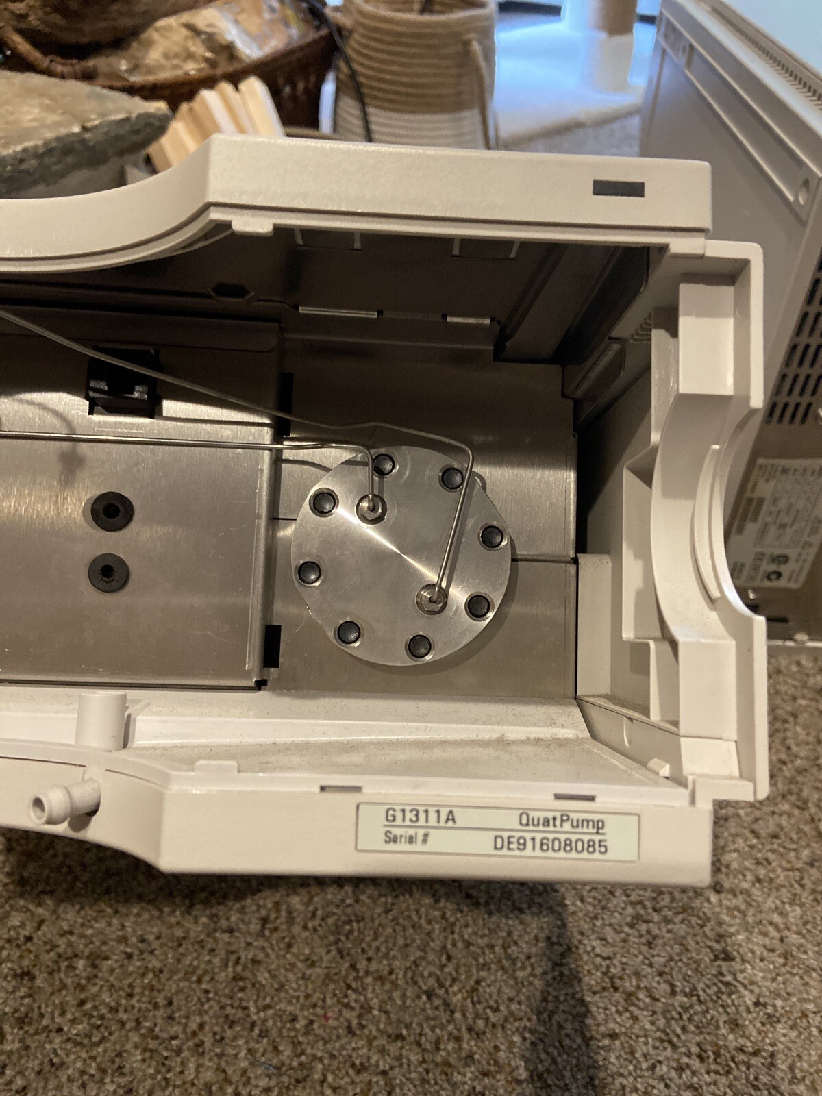 Agilent 1100 Series G1311A Quaternary Pump For Parts or Repair