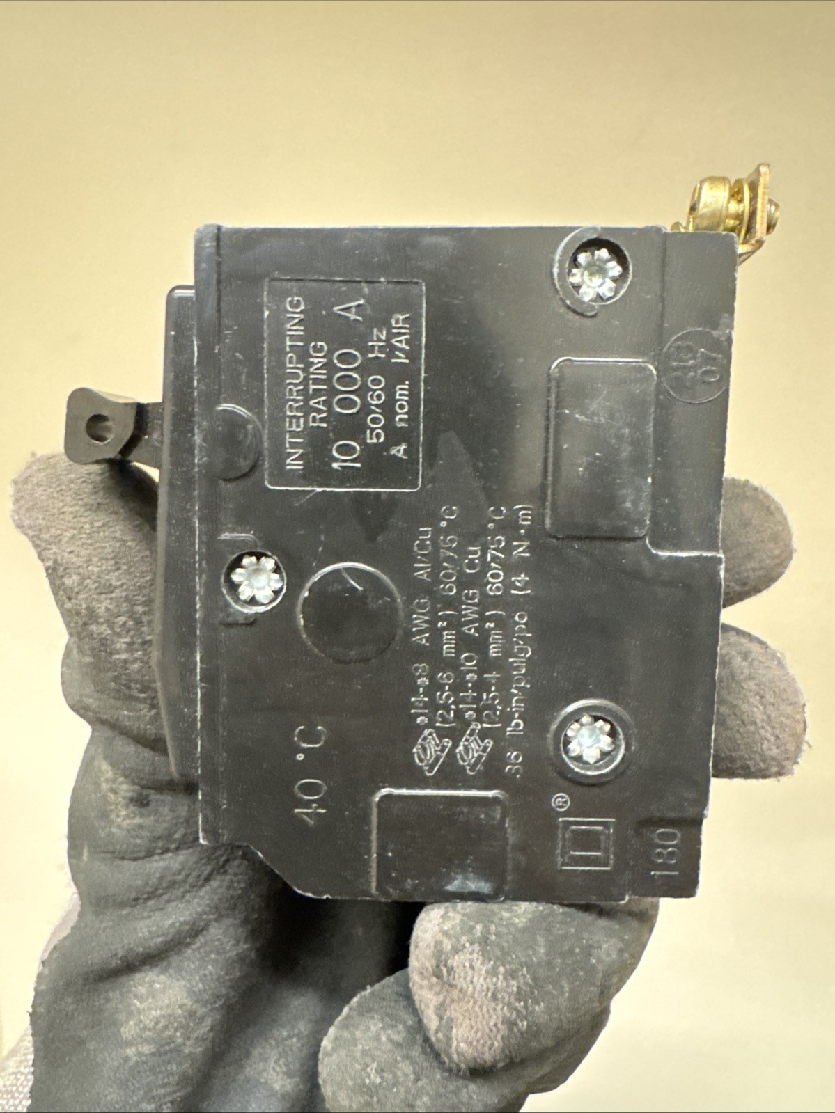 Square D QOB220 Circuit Breaker – 20 Amp 2 Pole – Bolt-On NEW NO BOX