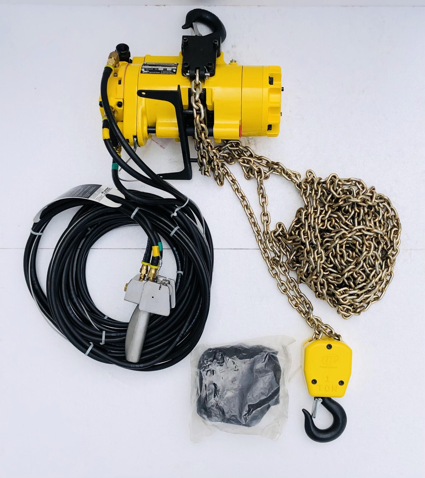 Ingersoll Rand ML1000K-2C20-C18U Pneumatic Air Chain Hoist 1 Ton 20 Ft.