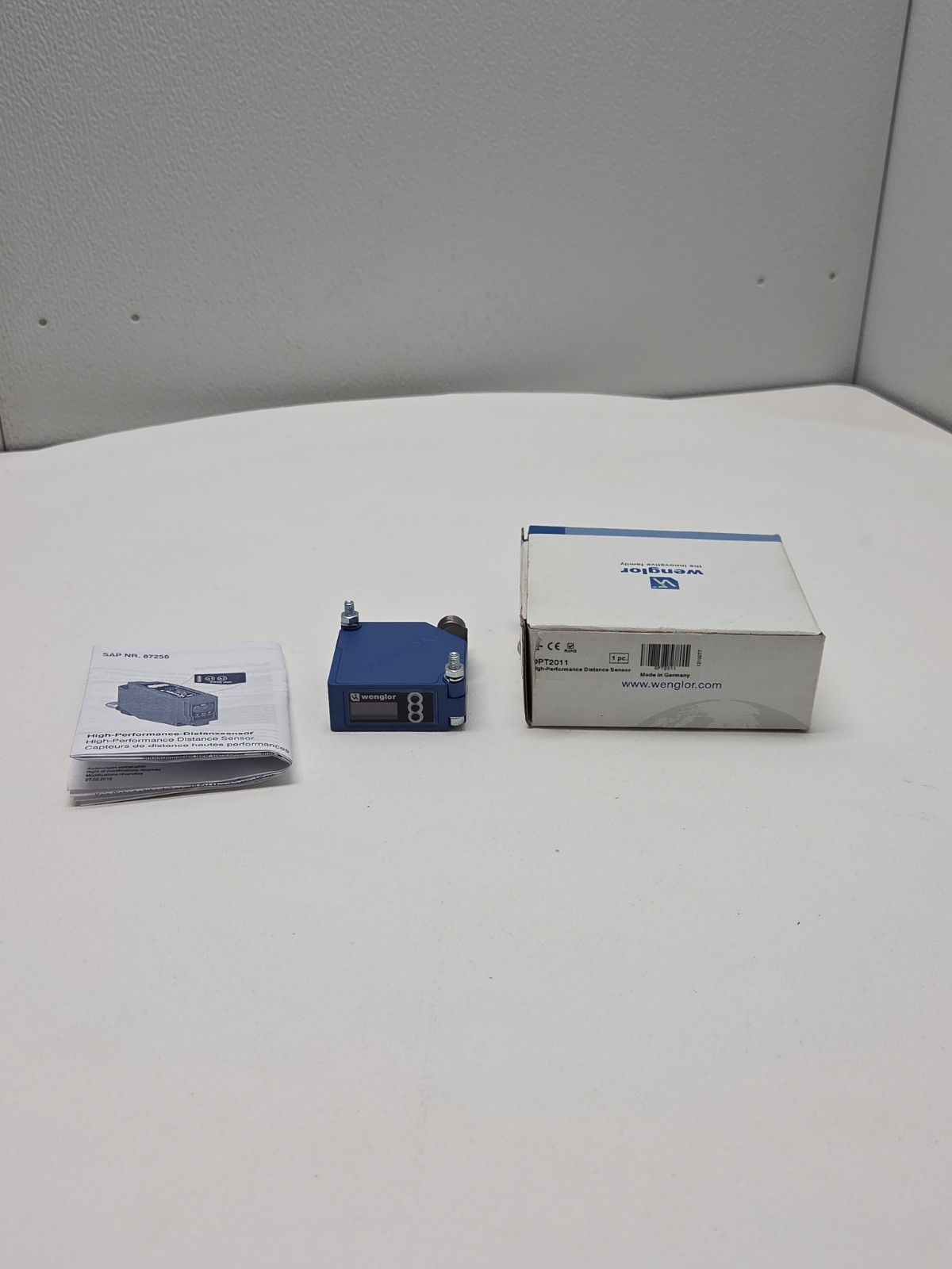 Wenglor OPT2011 Photoelectric Distance Sensor 30VDC