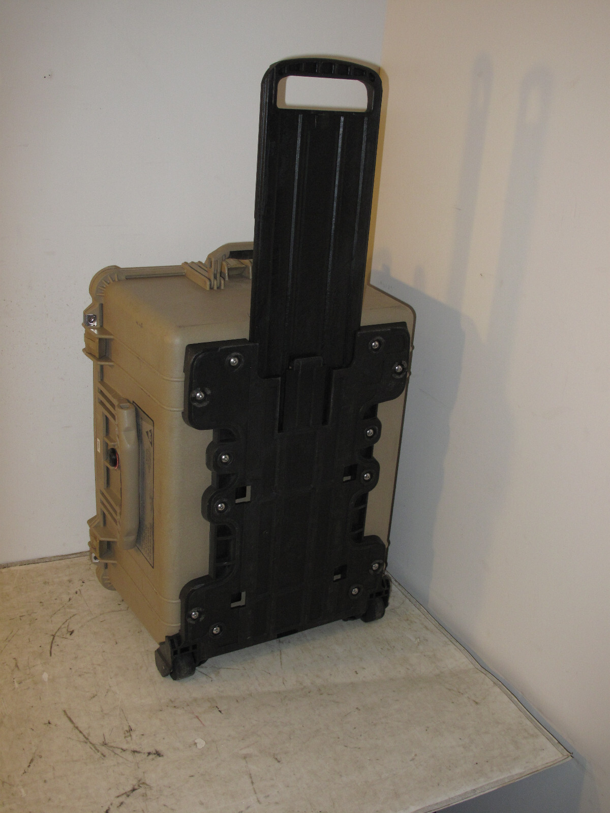 Pelican 1620 Hard Case 25x20x14 OD 21x16x12 ID Tan FDE Transit Shipping Wheels