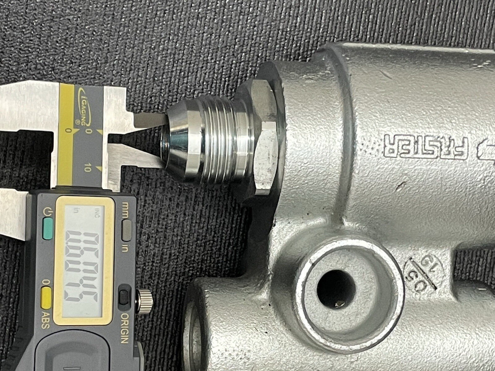 Case # 47396759 Faster 4BD4FH Hydraulic flat face Manifold Control Valve
