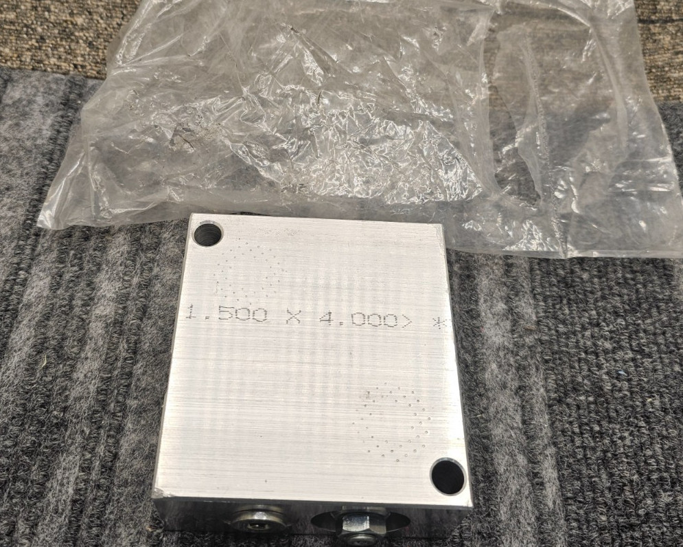 Hydraulic Manifold Steel Flow Control Valve 1.500 x 4.000 3-Port