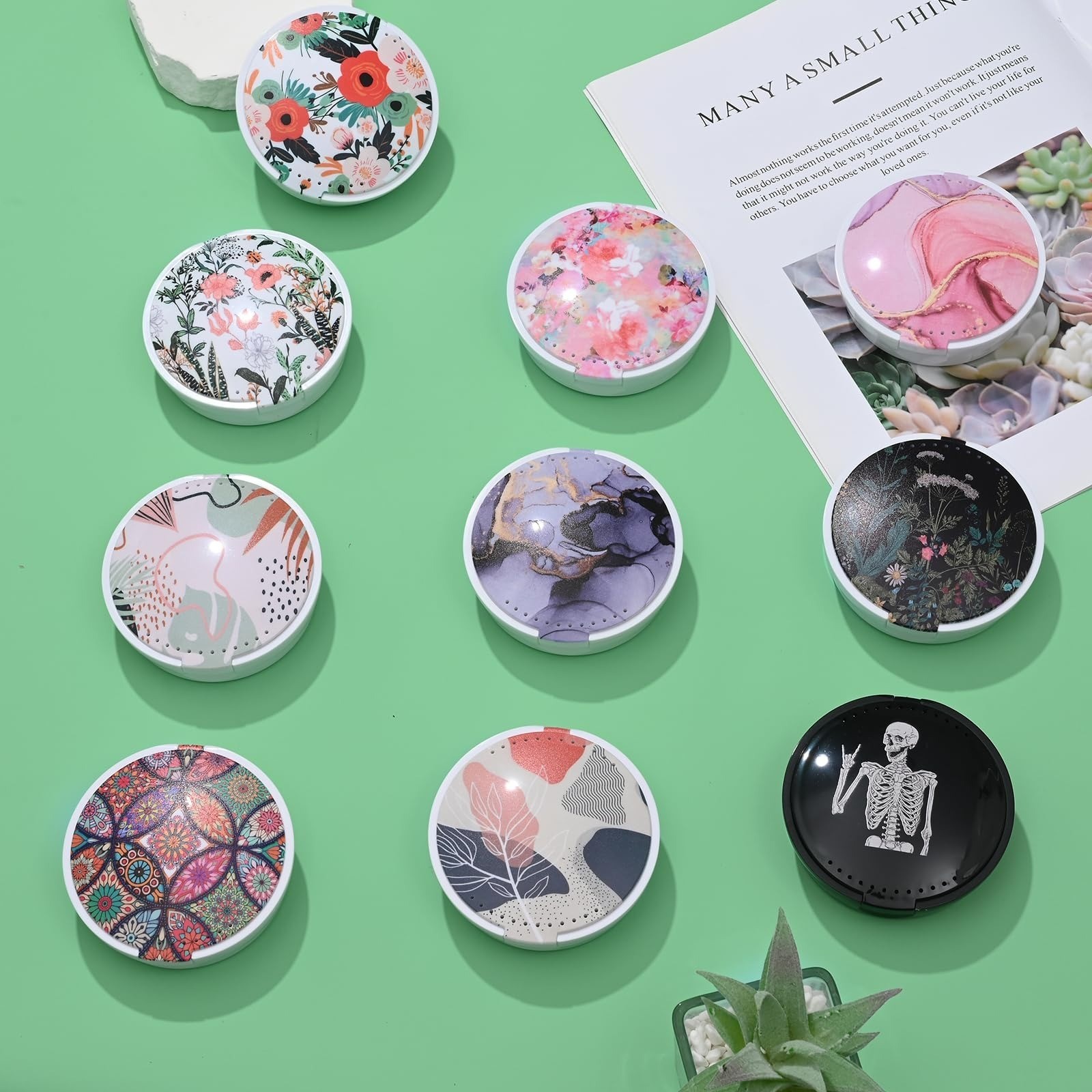 Retainer Case with Mirror & Ventilation – Light Green Floral Design