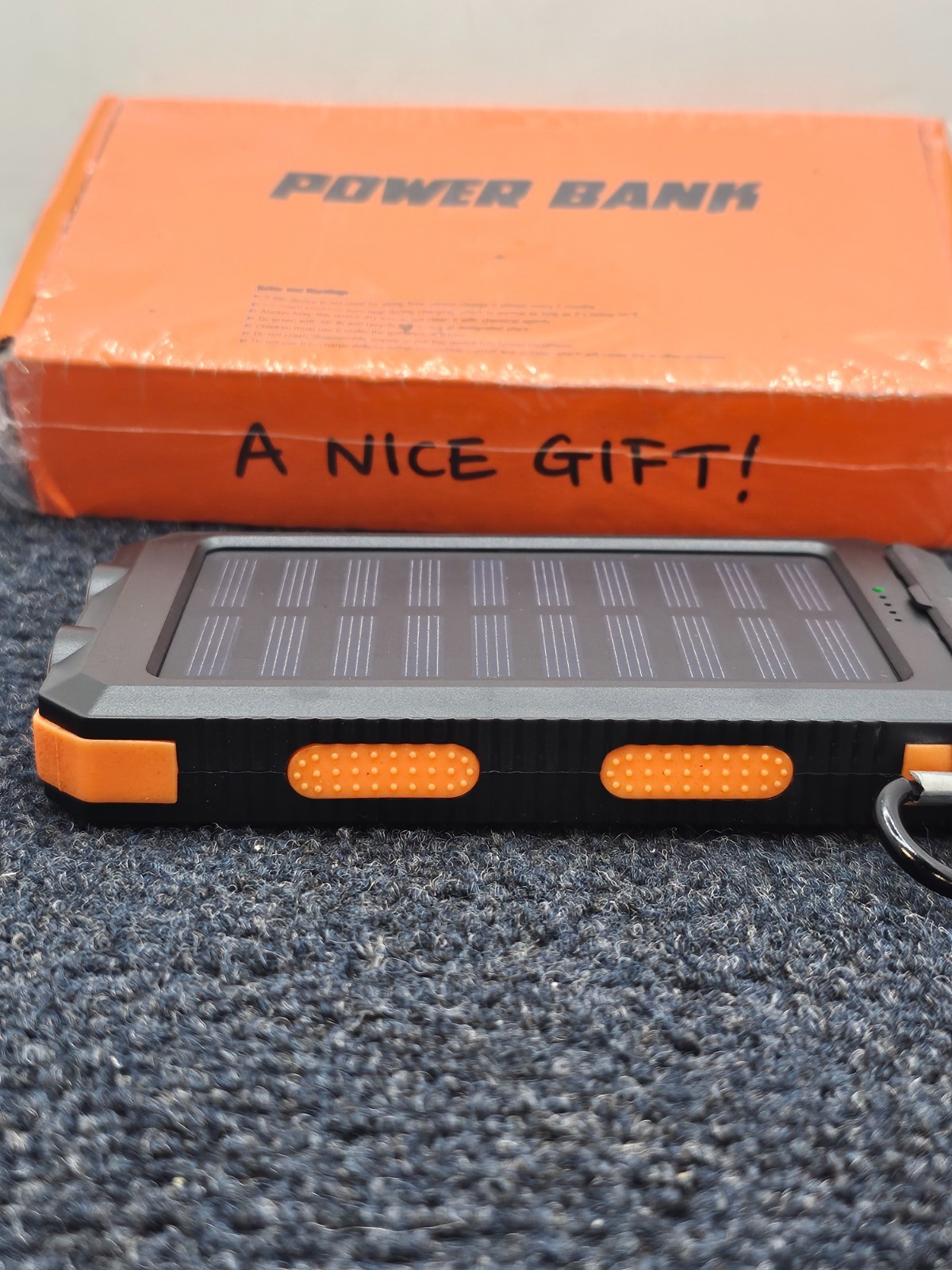 YM-105S Solar Mobile Power Bank 10000MAh 5V 1A-2A