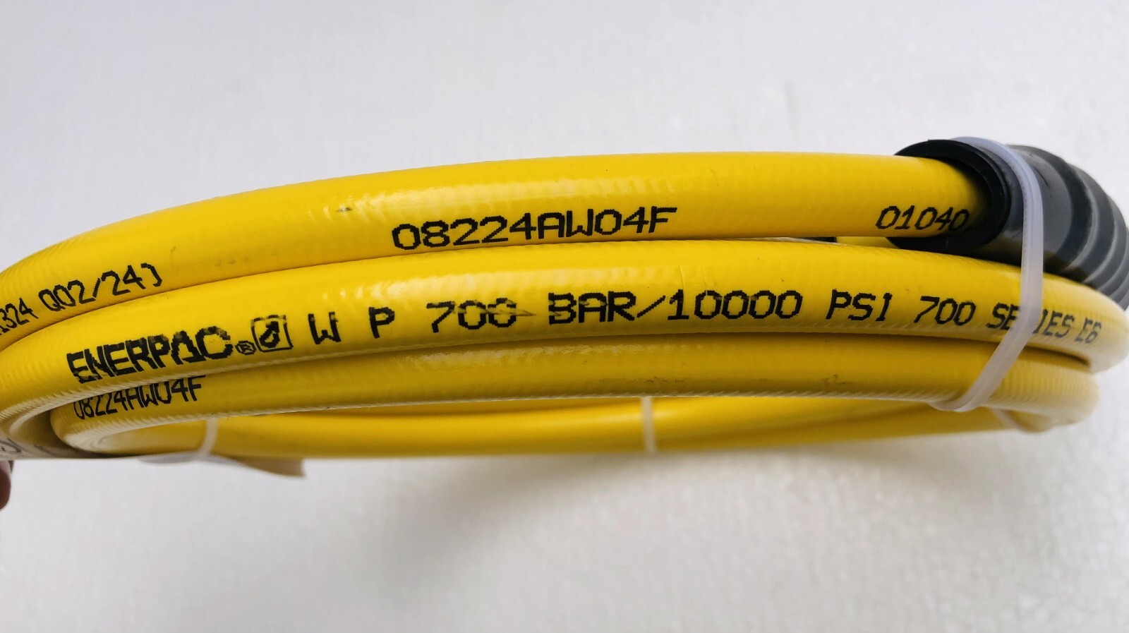 Enerpac H7210 High Pressure Hydraulic Hose 10 Ft. 3/8″ NPT 700 Bar/ 10,000 PSI