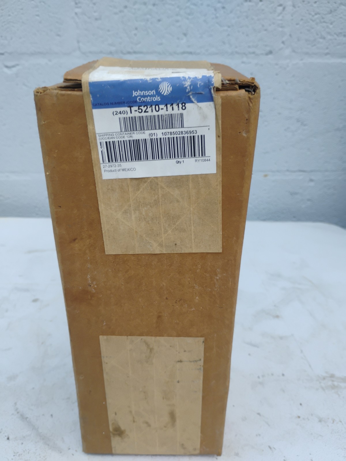 NEW Johnson Controls Temperature Transmitter – T-5210-1118