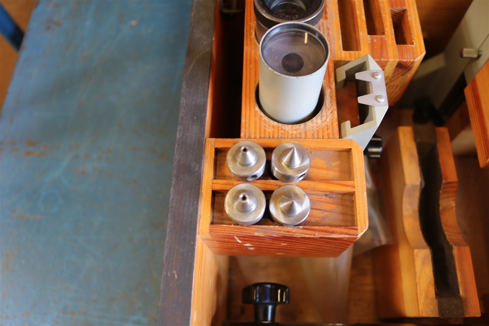 Carl Zeiss Jena comparator Or Microscope Acessory Kit ? – – – E2999
