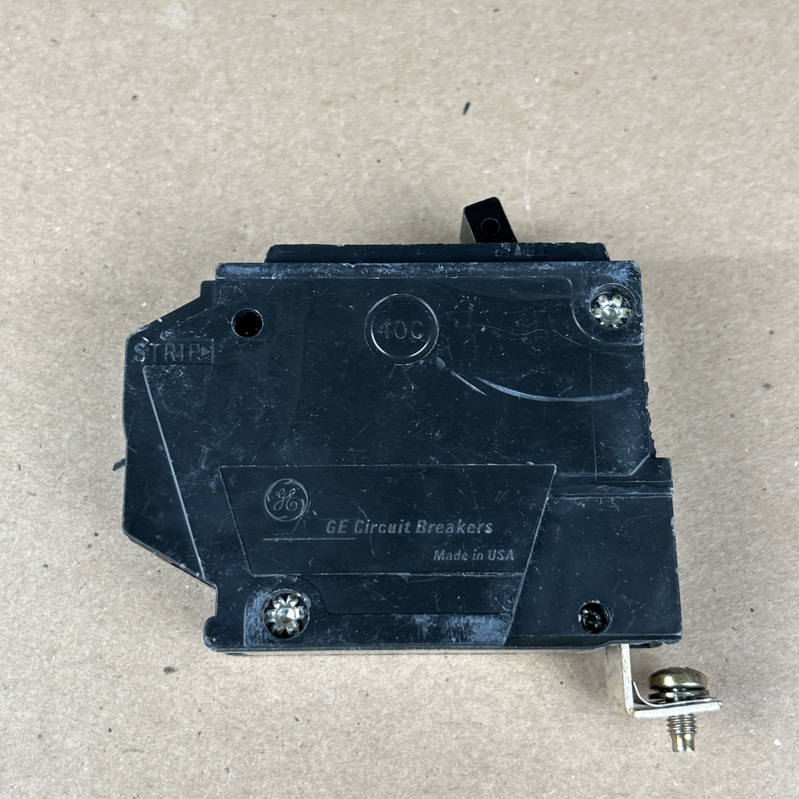 GE THQB1130, 30 Amp, 120 Volt, 1 Pole, Bolt On, Circuit Breaker