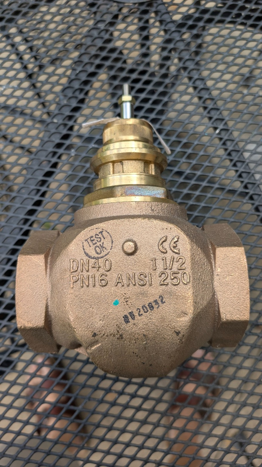 Johnson Controls VG7241RT 1-1/2″ Globe Valve