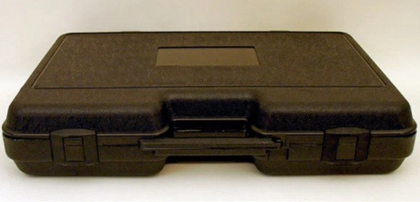 708 – PLATT LUGGAGE – BLOW MOLDED CASE – Exterior Dimensions (L x W x D): 23″ x