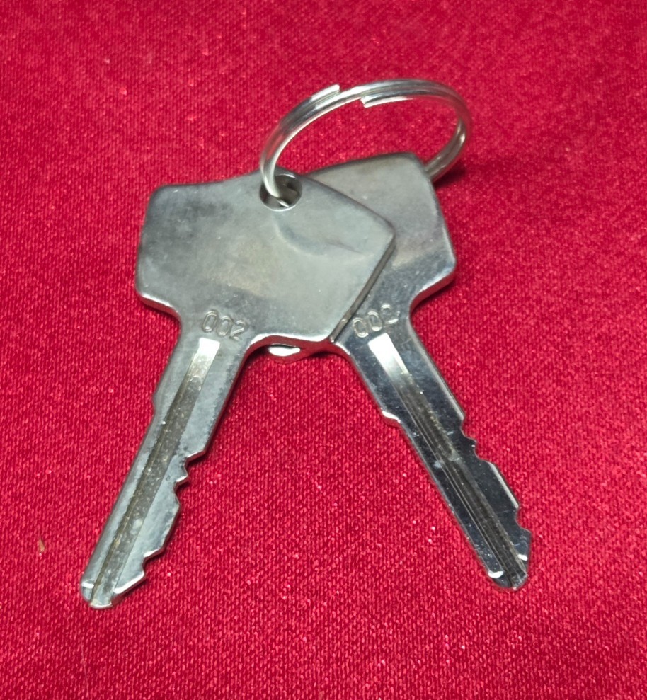 Yale 002 Forklift Ignition Keys, Set of 2 – NEW