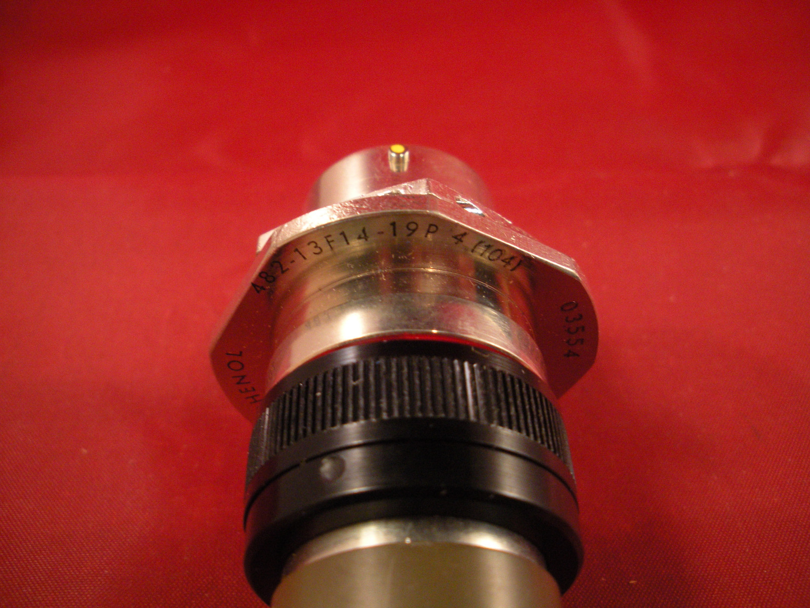 Amphenol 482-13F14-19P4-104 Connector Mil Spec 19 Pin Female 48213F1419P4104 Nnb