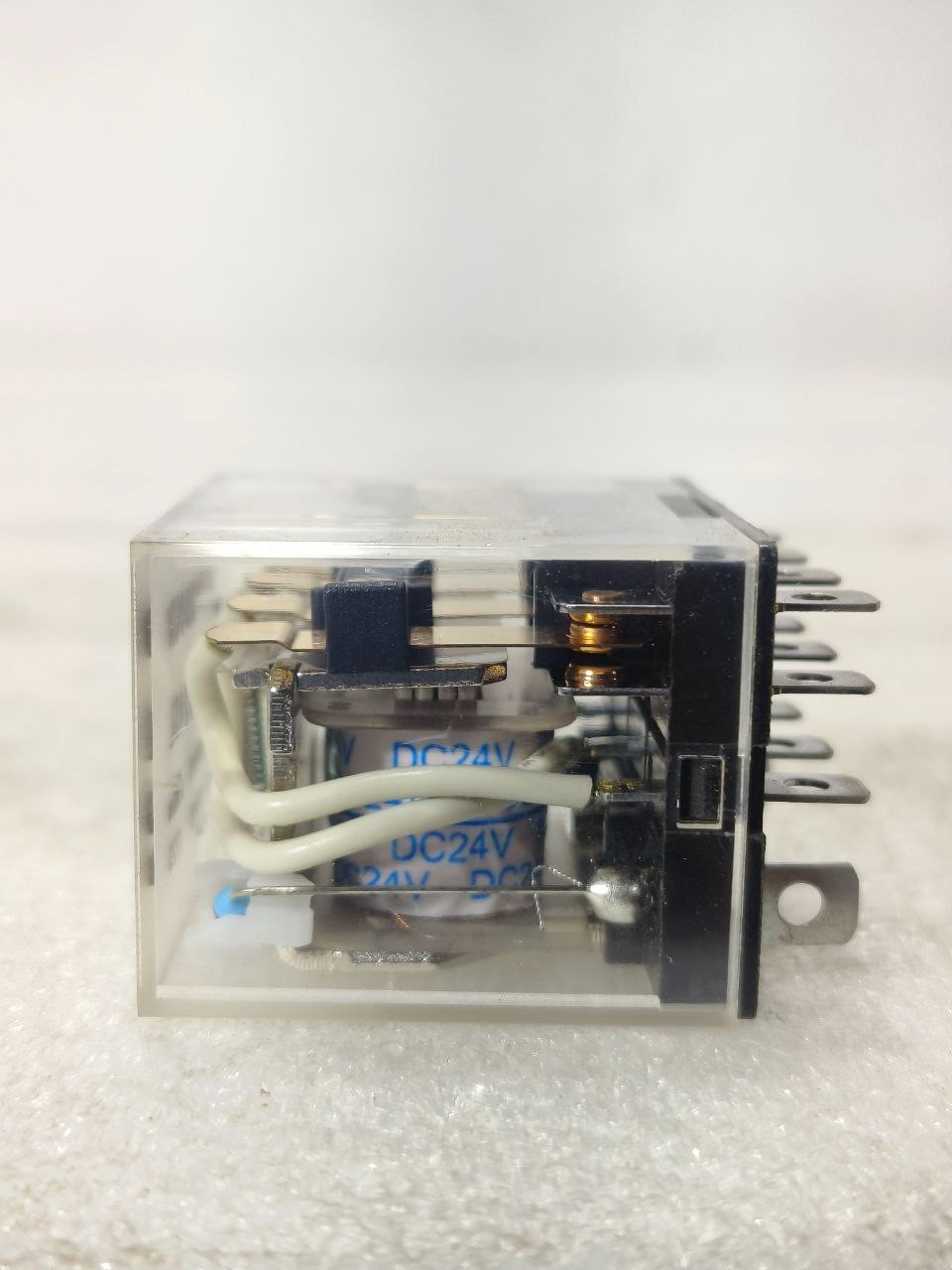 NEW HANDOUK GB-4C-D24SL GENERAL PURPOSE RELAY 10A COIL BOX OF 10 PCS FREE SHIP