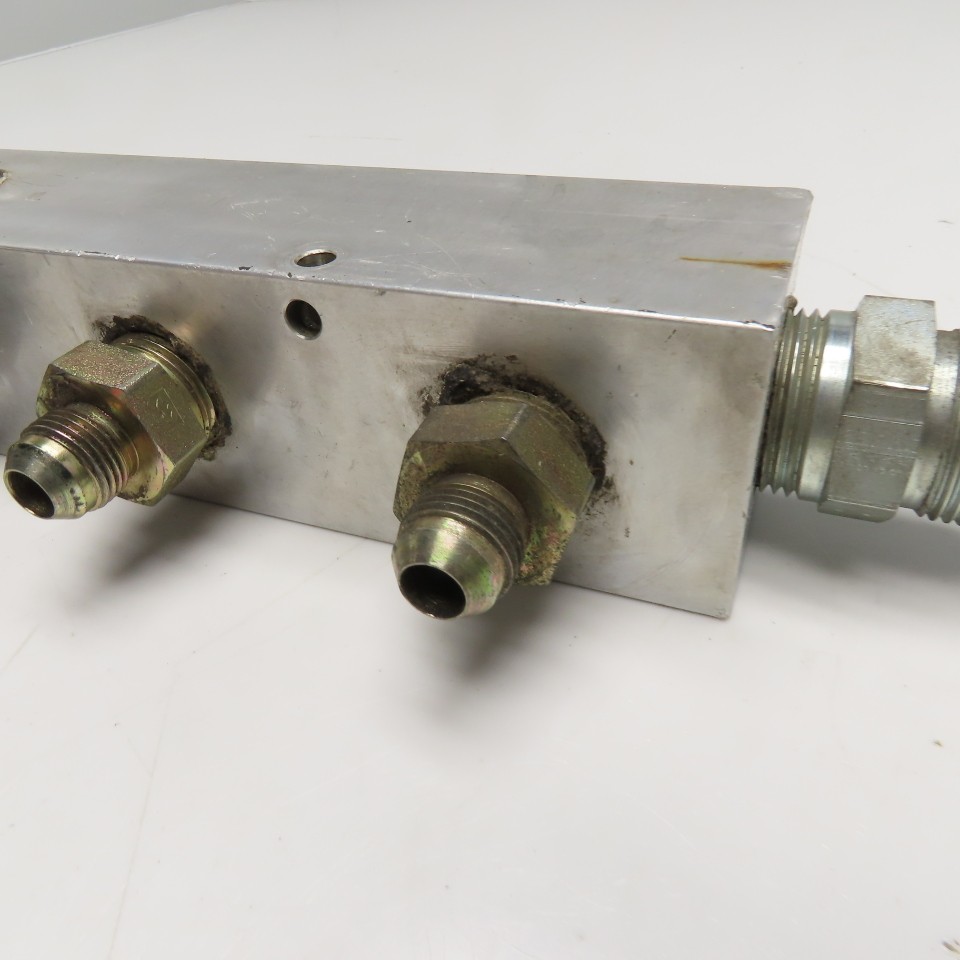 8 Port 90° Aluminum Hydraulic Fluid Manifold Block
