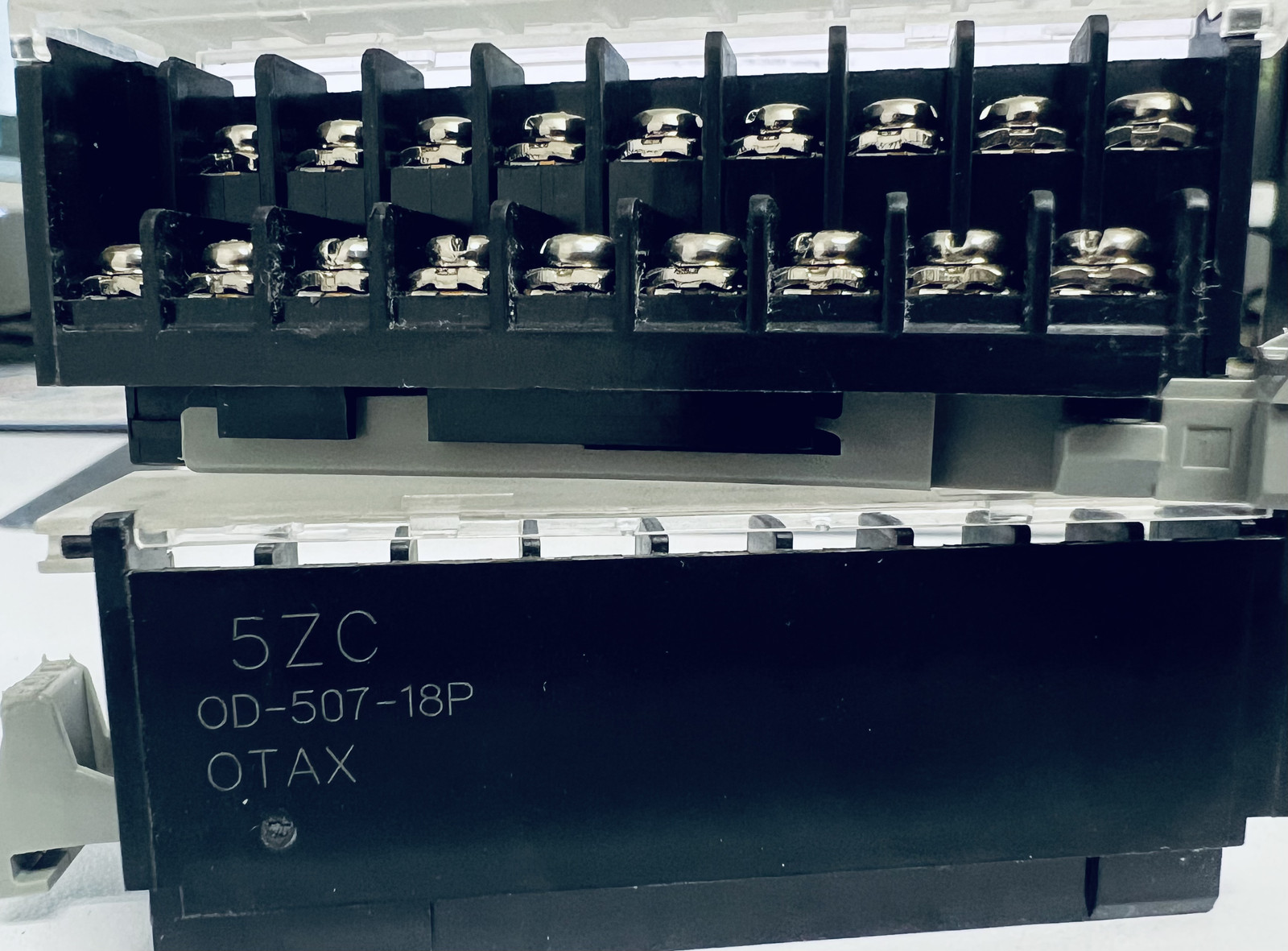 Omron CJ1W-AD081-V1 Analog Input Module, 8-Channel PLC Unit –Used –Multiple Qty