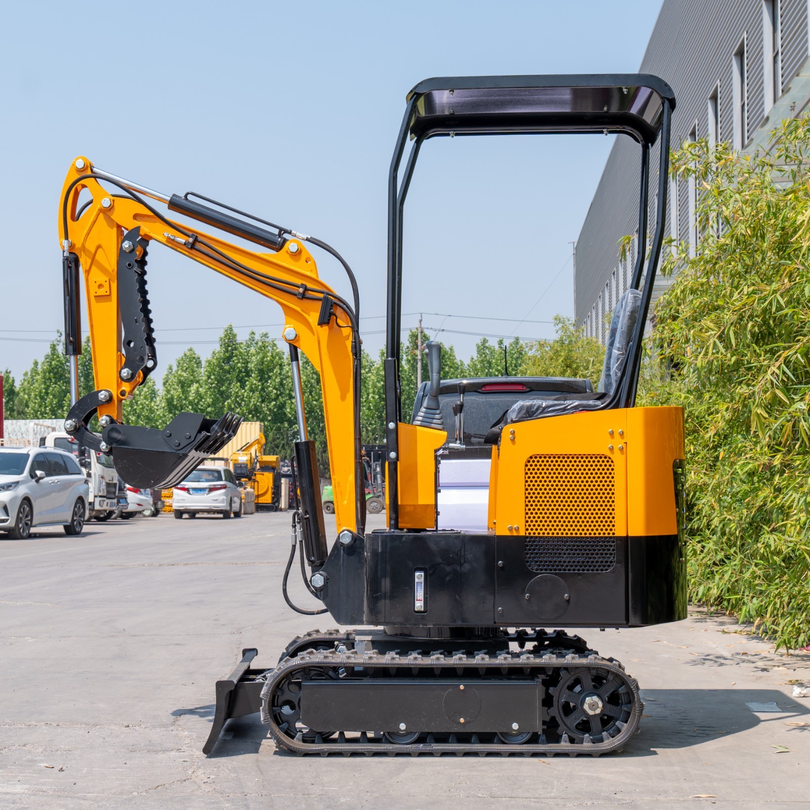 Mini Excavator 1.4Ton Digger 11.5hp Kubota Diesel Pilot System EPA Engine USA