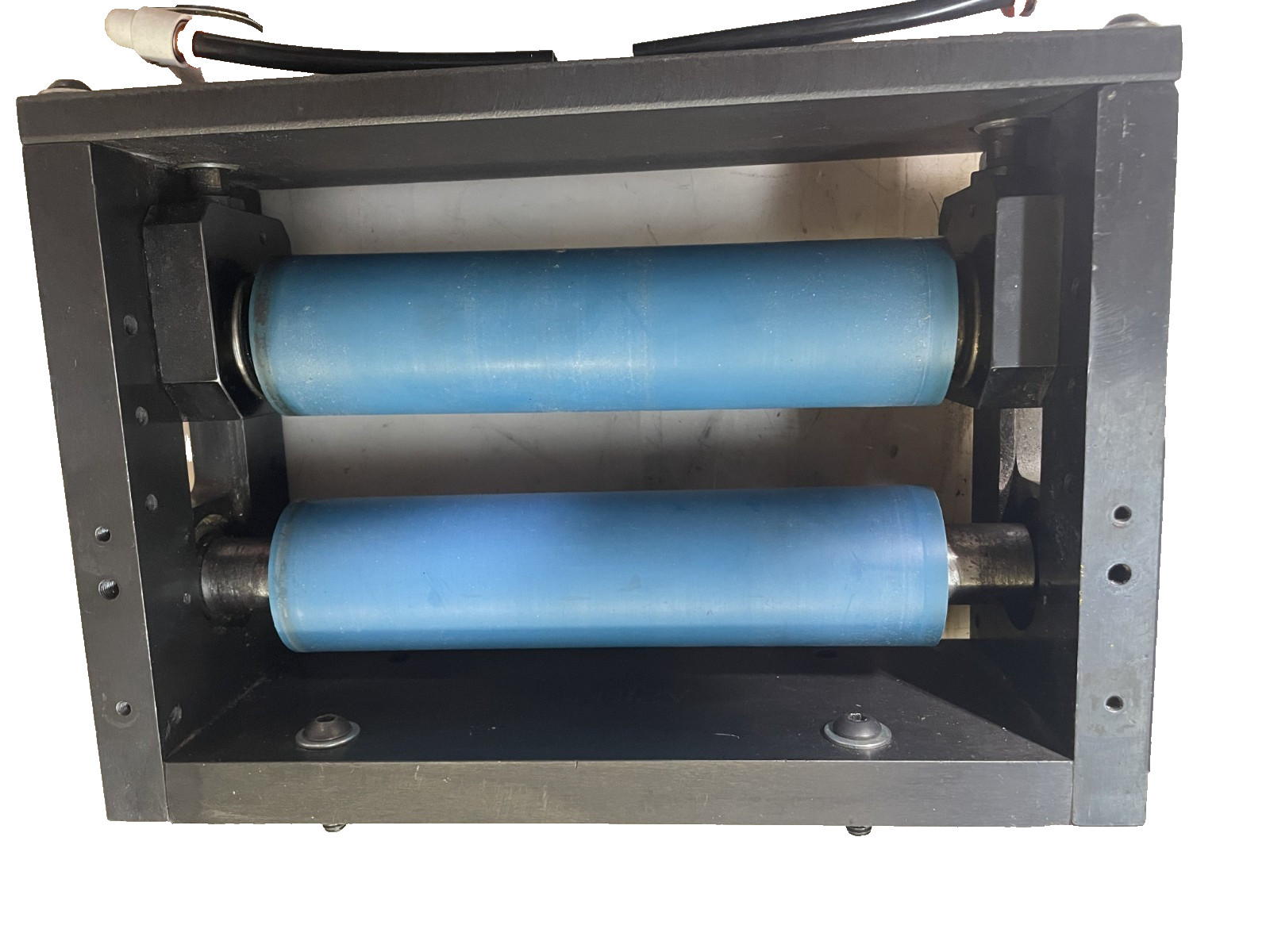 Allen-Bradley MPL-B430P-HJ22AA SER A Servo Motor with 8 inch nip roller