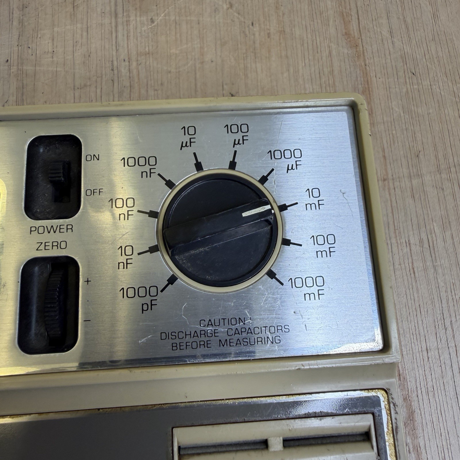 B&K PRECISION DYNASCAN CORPORATION MODEL 820 CAPACITANCE METER – UNTESTED