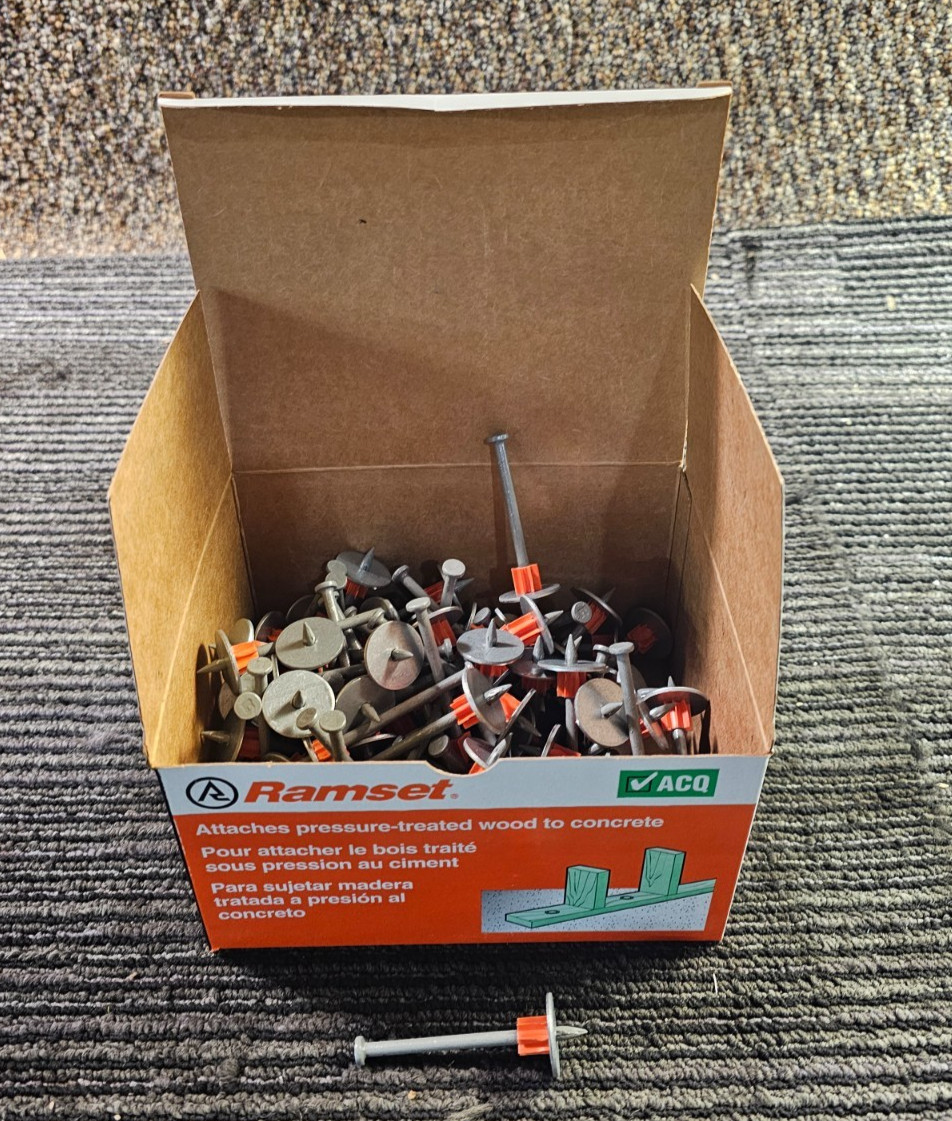 (QTY 900) RAMSET 09173 1516SDE Ramguard 2-1/2 in. Drive Pins with Washers, Steel