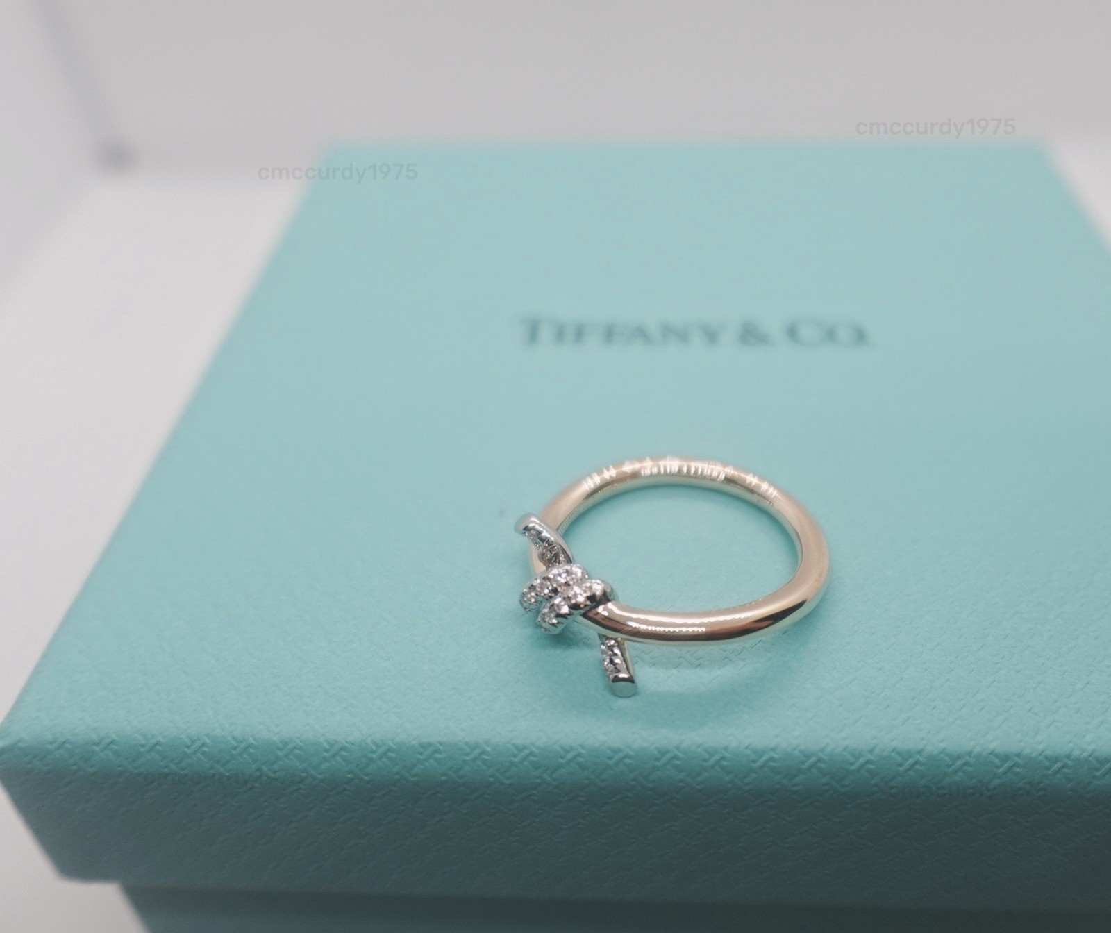 Gift.Tlffany&co.Knot Ring in 18k Yellow Gold 0.05 CTW size 7