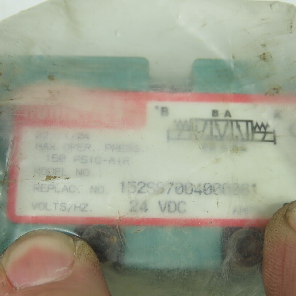 Numatics 152SS7004000061 Solenoid Valve 24VDC 150PSIG NEW