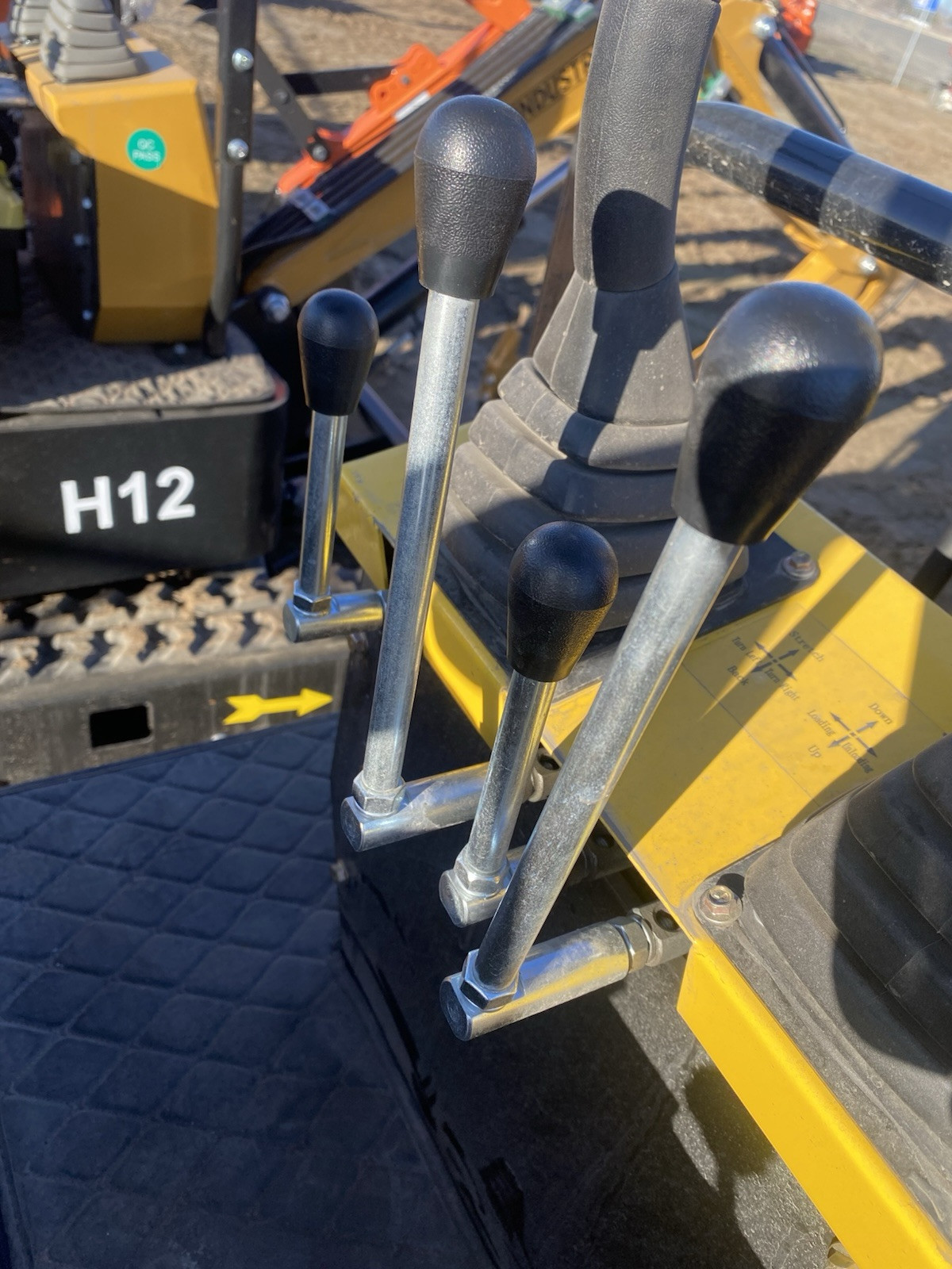 China Chinese Excavator Control Levers