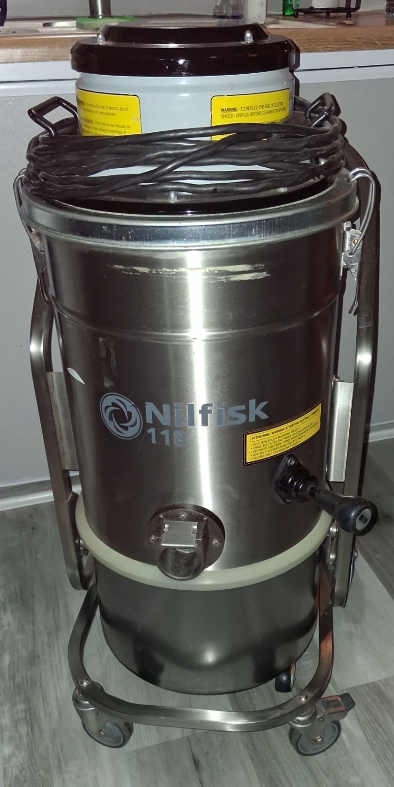 Nilfisk 118 Industrial Vacuum