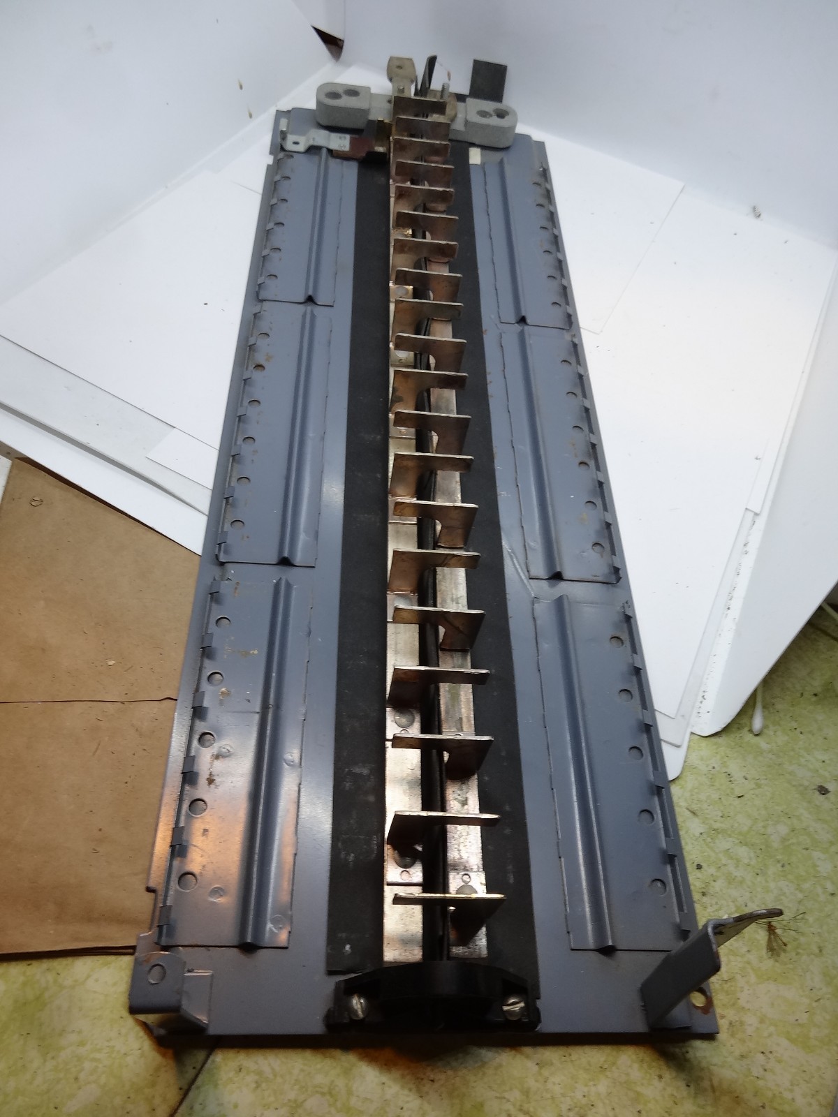 WADSWORTH Breaker Panel 200 Amp 240V 40 Space Interior Bus Bar Guts W/ Mount