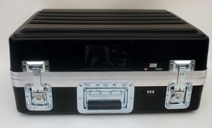 221609A – PLATT LUGGAGE – HEAVY-DUTY ATA CASE WITH RECESSED HARDWARE – Interior