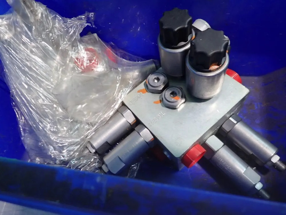 HYDAC HYDRAULIC CONTROL MANIFOLD 02581420