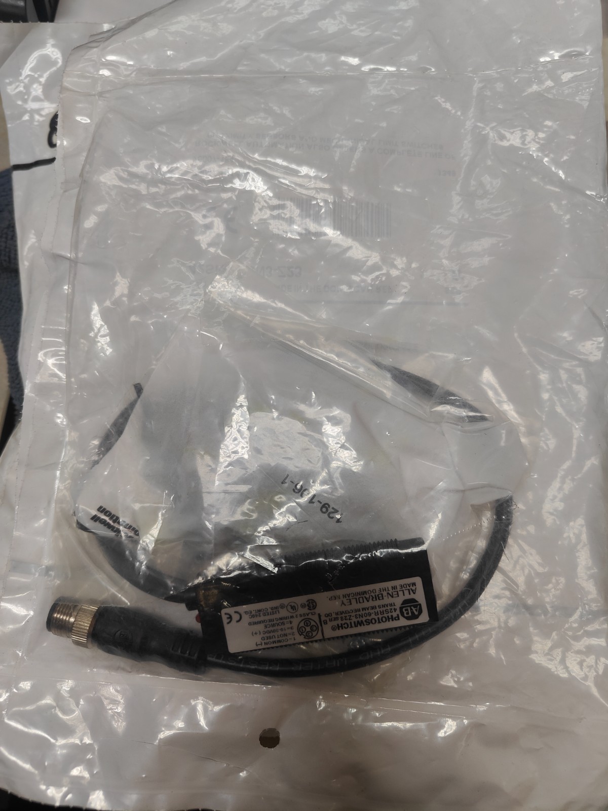 Allen Bradley Rockwell automation 42srr-60n6-Z23 trans beam photoswitch NEW