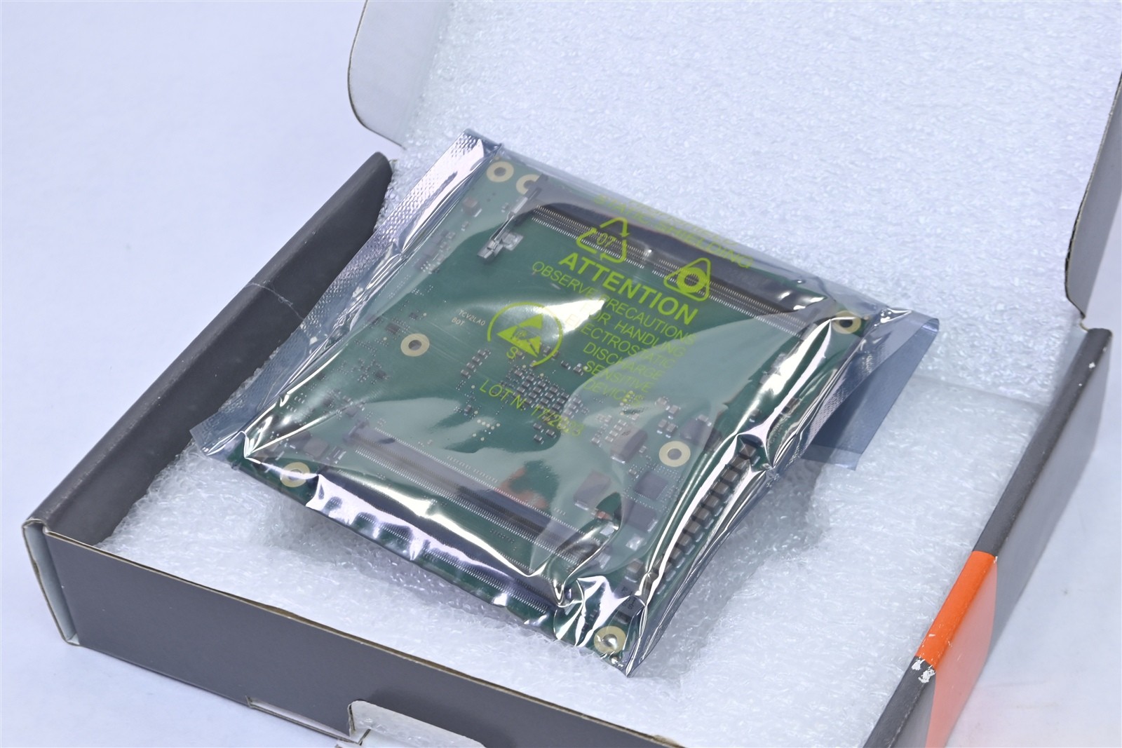 Congatec 050503 COM Express Compact Module with AMD Ryzen V2516