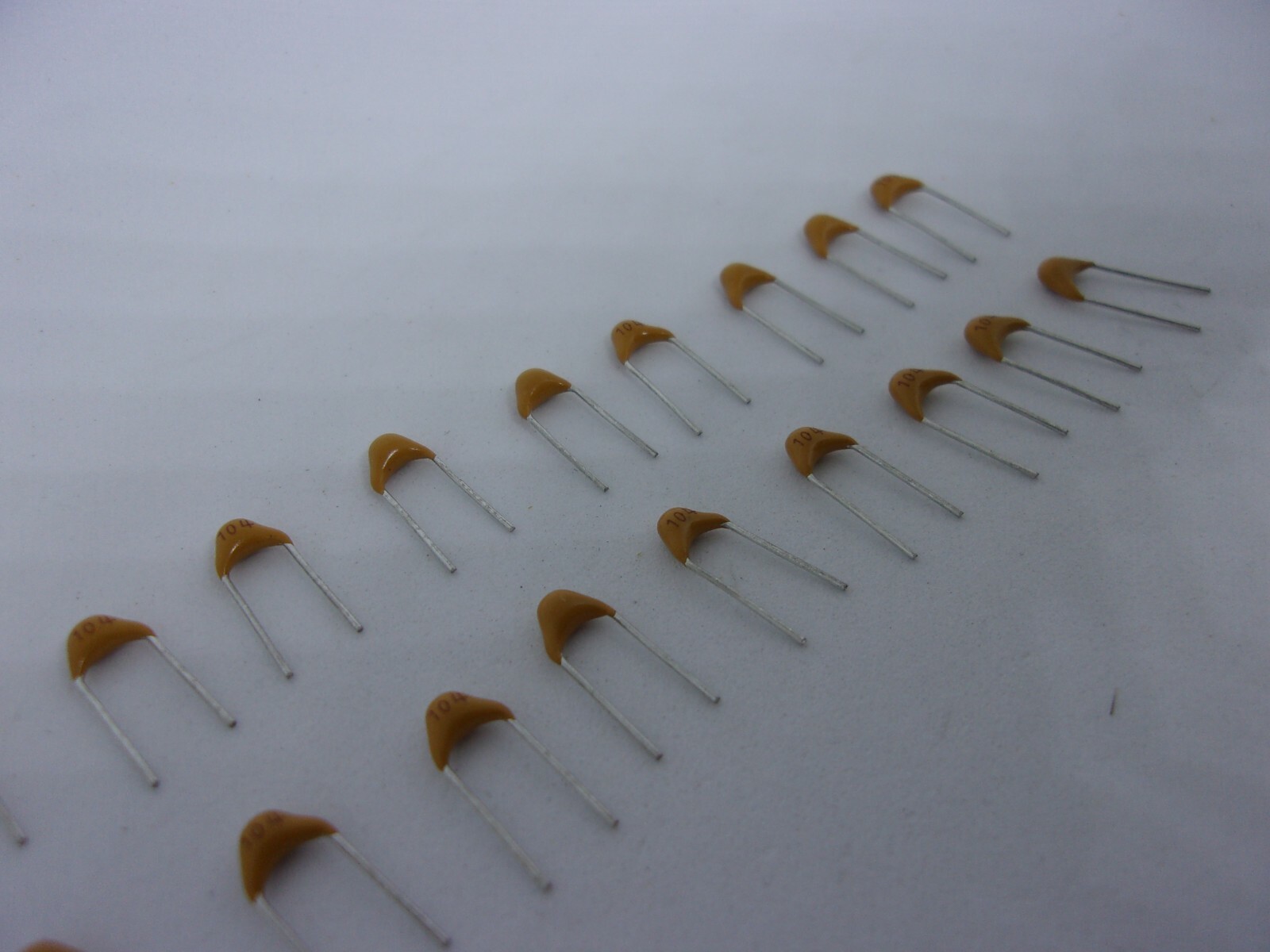 20 Pcs Pack Lot Multilayer Ceramic Capacitor 100nF 0.1uF 104 50V 20% Monolithic