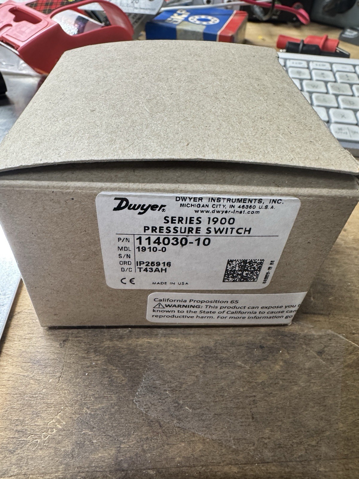 NEW DWYER PRESSURE SWITCH 1910-0 GUARANTEE, RETURNS ACCEPTED