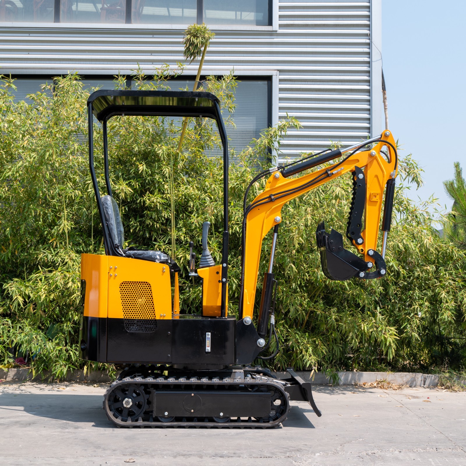 Mini Excavator 1.4Ton Digger 11.5hp Kubota Diesel Pilot System EPA Engine USA