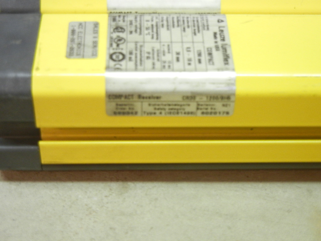 LEUZE LUMIFLEX CT30-1200/BH3 / CT30-1200/BH6 USED LIGHT CURTAIN SET 1200MM