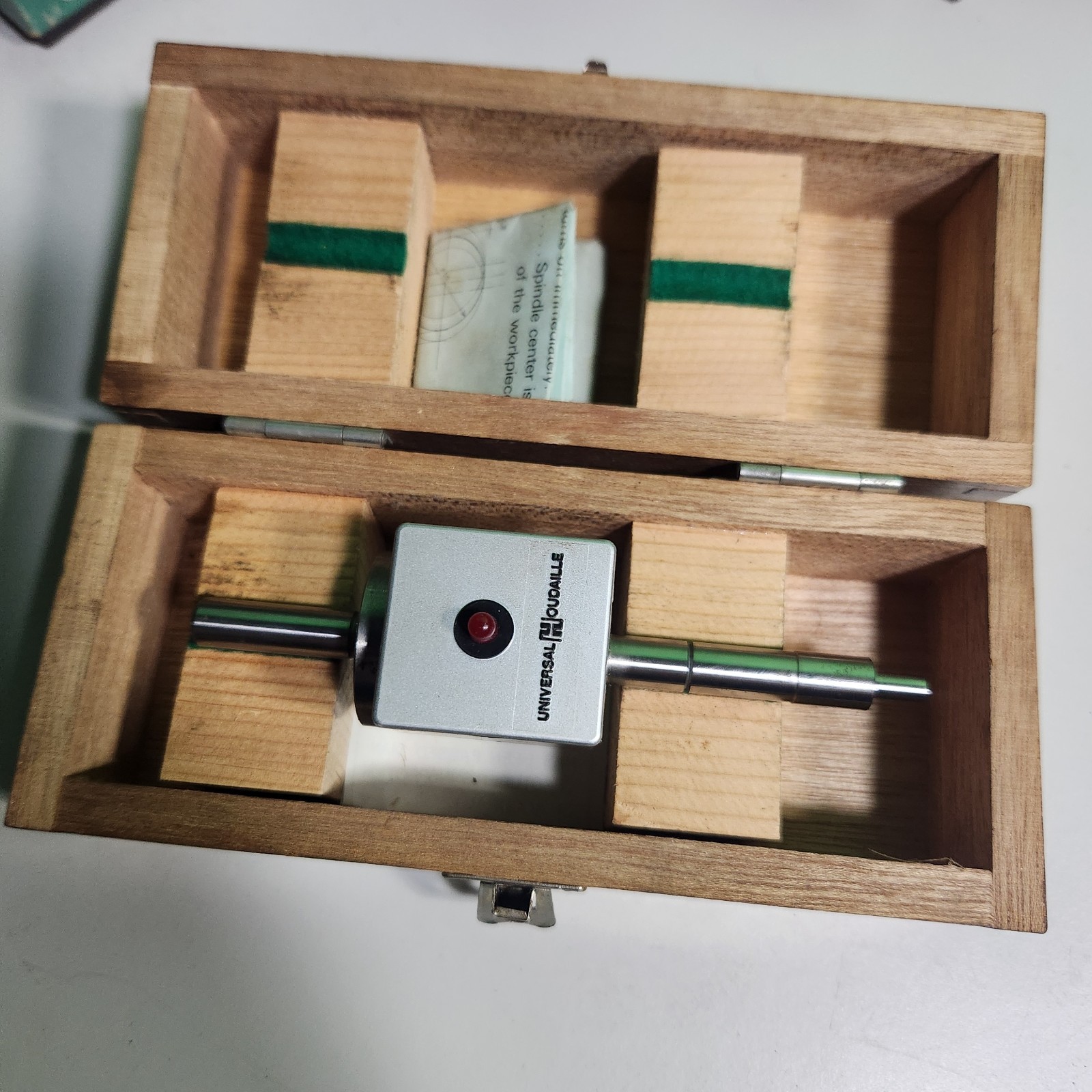 Universal Houdaille Centering Gauge Machinist Tool w/ Wooden Case