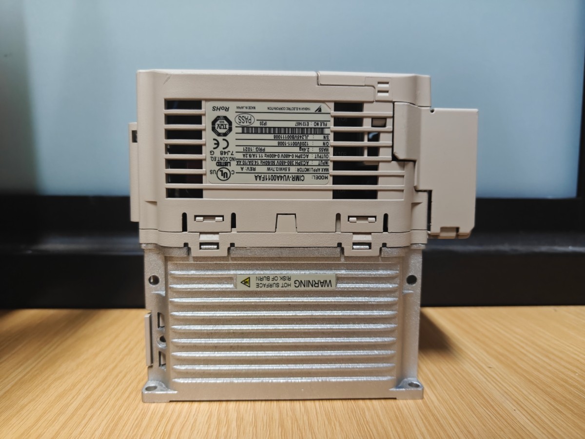 Yaskawa CIMR-VU4A0011FAA Vfd Variable Frequency Drive.