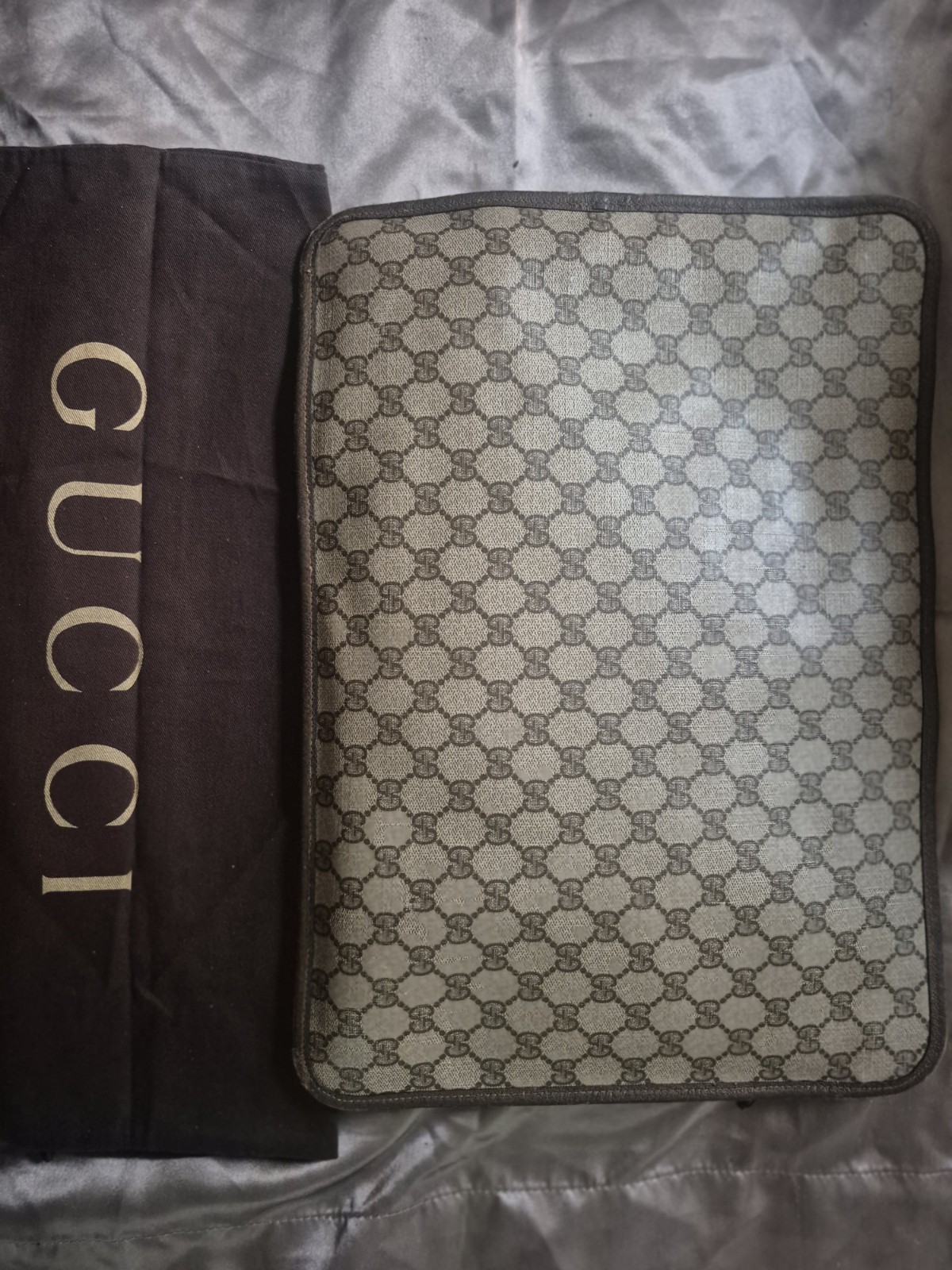 Vintage GUCCI Logo Portfolio/Laptop/ Clutch