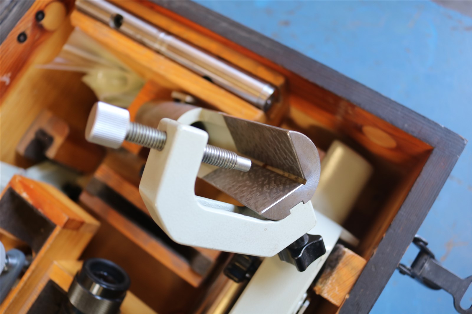 Carl Zeiss Jena comparator Or Microscope Acessory Kit ? – – – E2999