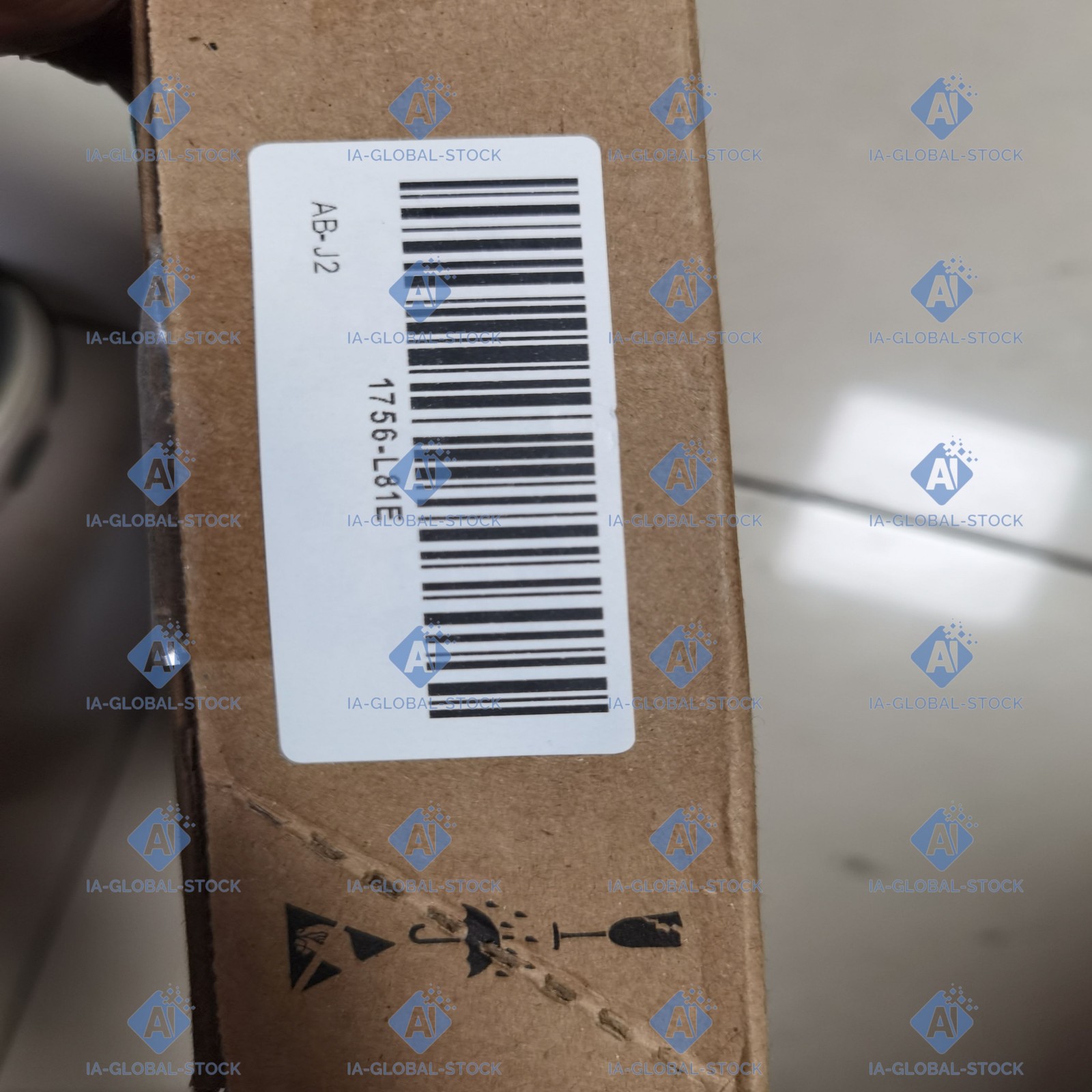 One Unit Brand New 1756-L81E Allen-Bradley US Fee Shipping + 1 Year Warranty