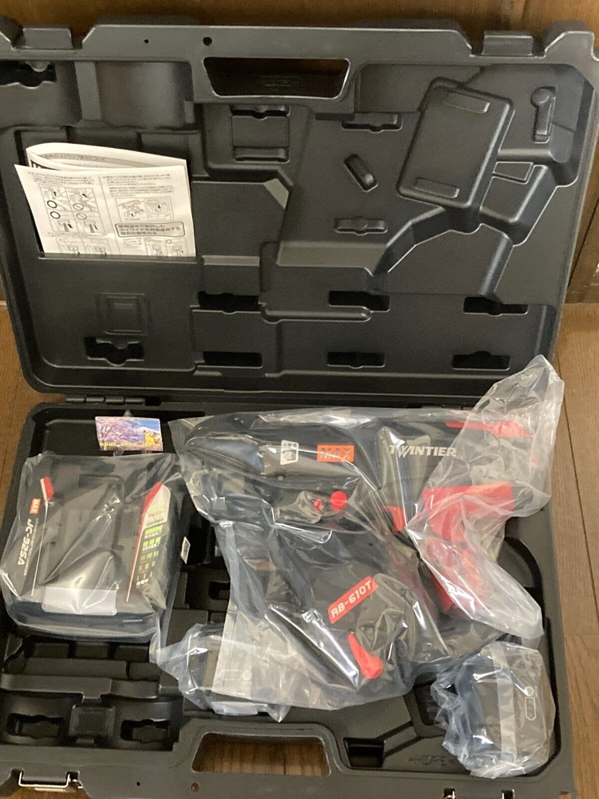 MAX TwinTier Cordless Rebar / Tie Wire Machine RB-610T-B2C Battery x 2 Charger