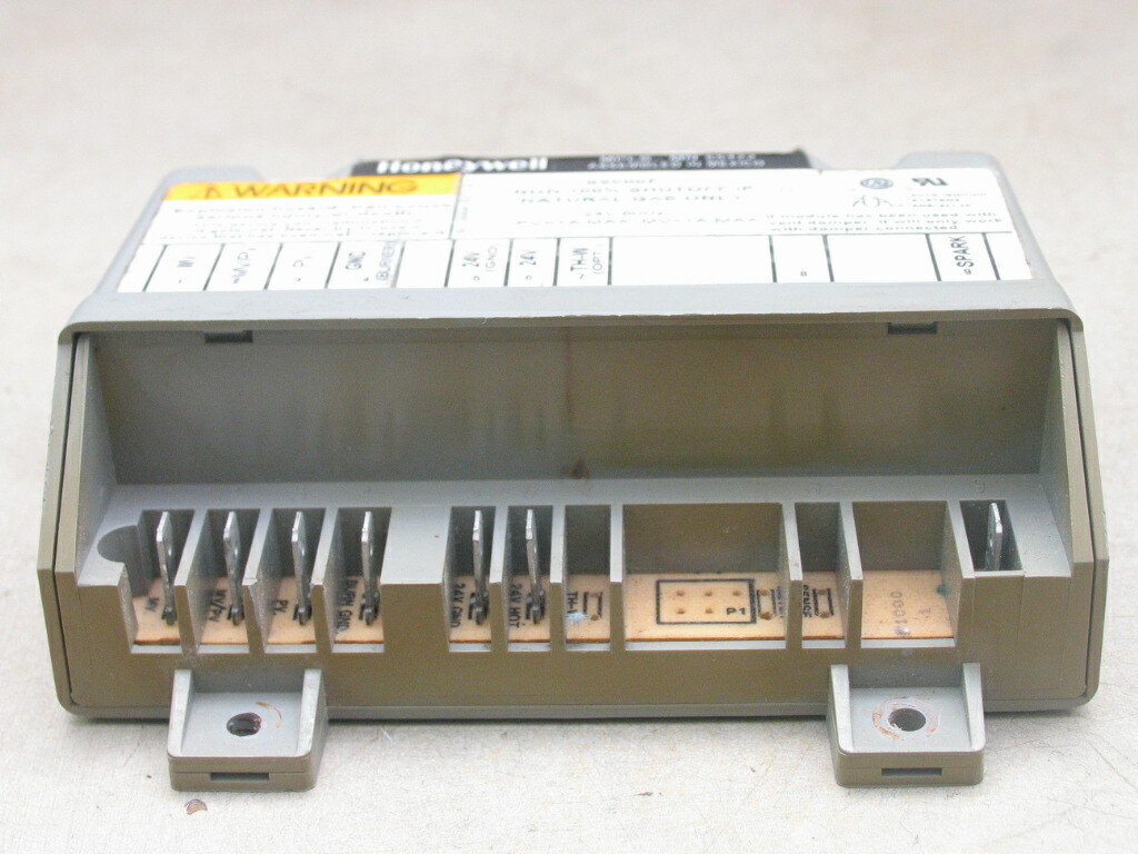 Honeywell S8600F 1000 Ignition Control Module NON 100% SHUTOFF IP Nat Gas Only