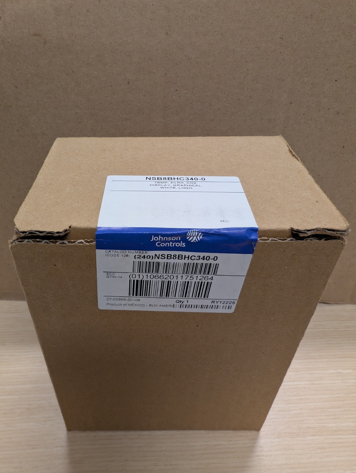 Johnson Controls NSB8BHC340-0 Network Temperature, RH and CO2 wGraphical Display