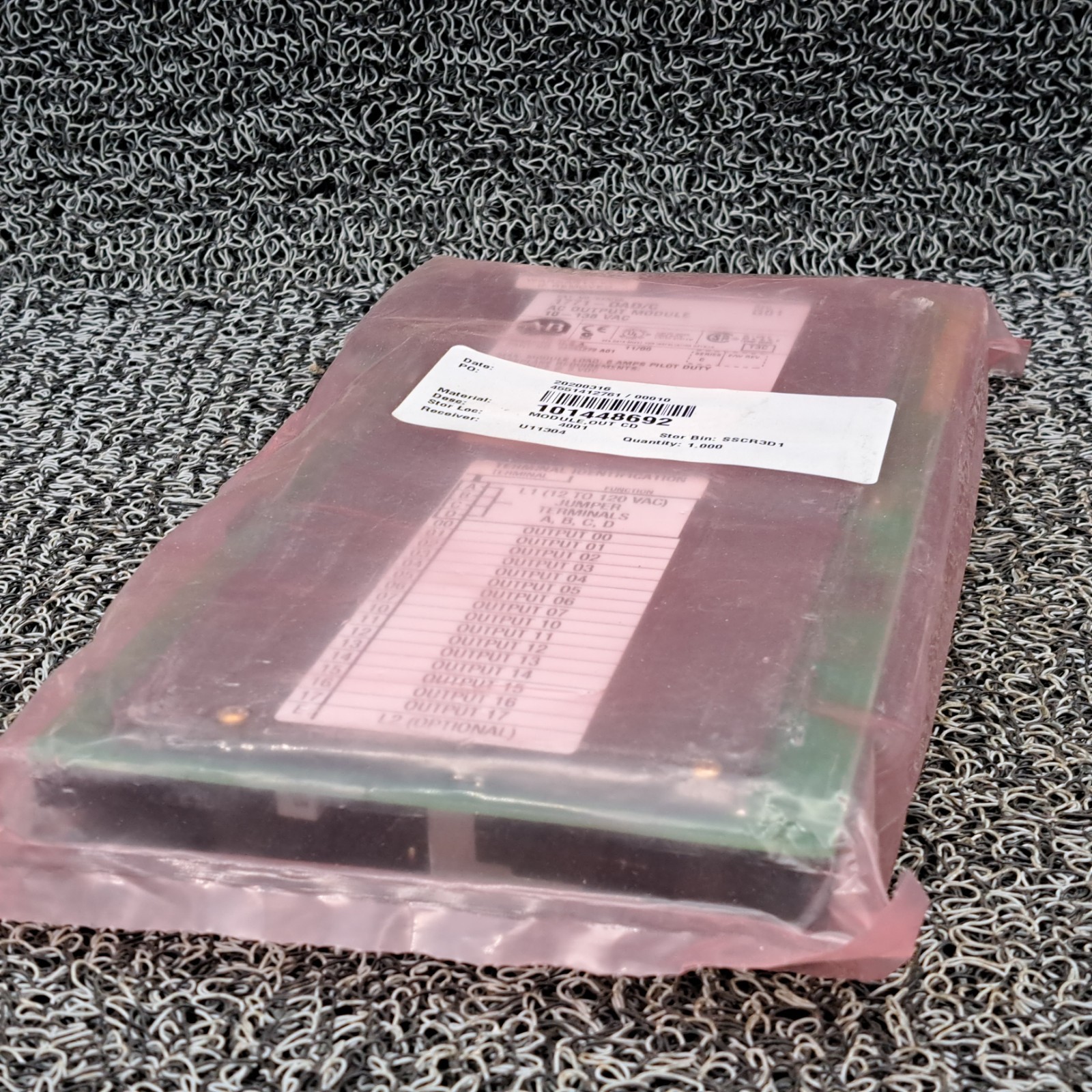 Allen-Bradley 1771-OAD/C Rockwell Automation Isolated AC Output Module.